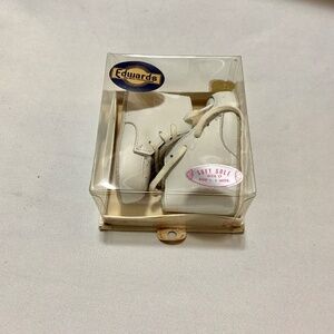 Vintage Edwards Soft Sole White Baby Shoes with Bells - Size 0 Age 1-3 MOS - NOS